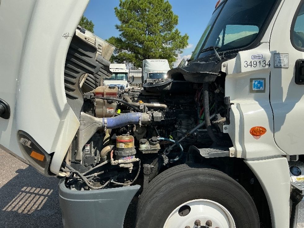 Day Cab Tractor-Heavy Duty Tractors-Freightliner-2020-Cascadia 12564ST-Olive Branch-MS-317,896\n\t\tmiles-$ 56,250 - Image 16