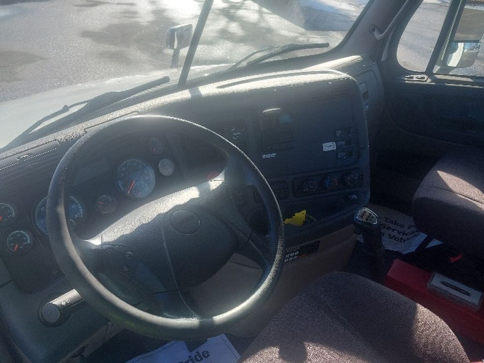 Day Cab Tractor-Heavy Duty Tractors-Freightliner-2020-Cascadia 12564ST-Port Huron-MI-334,370\n\t\tmiles-$ 43,000 - Image 10