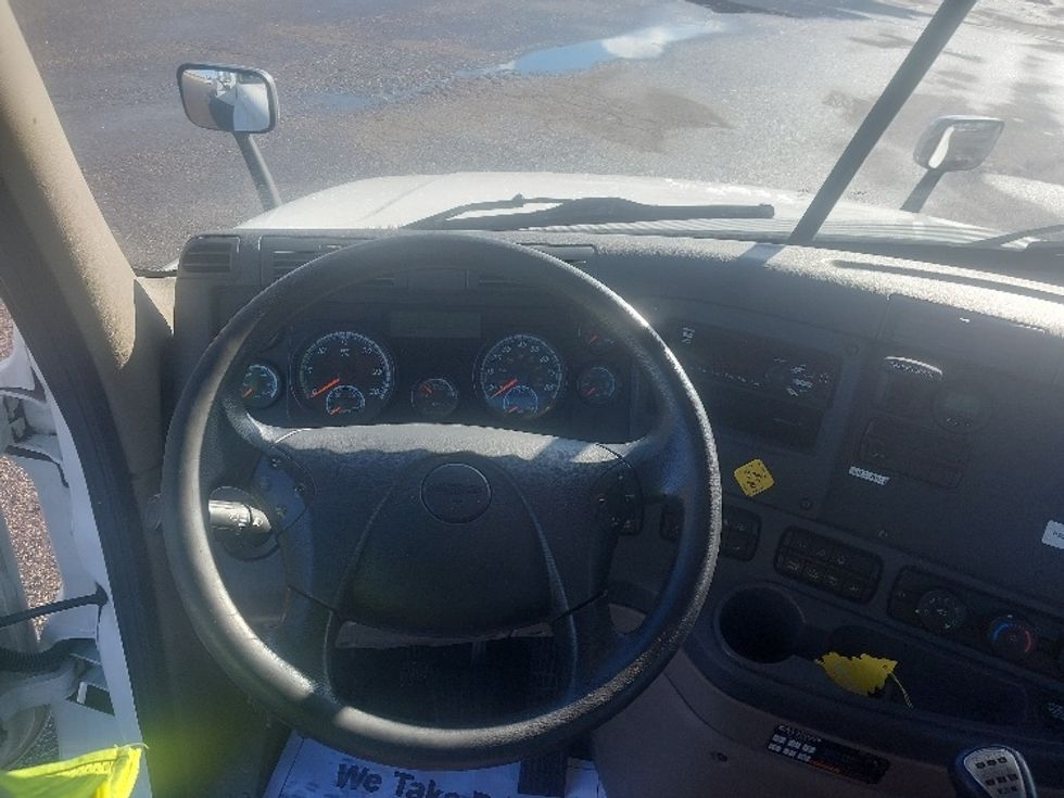 Day Cab Tractor-Heavy Duty Tractors-Freightliner-2020-Cascadia 12564ST-Port Huron-MI-334,370\n\t\tmiles-$ 43,000 - Image 11