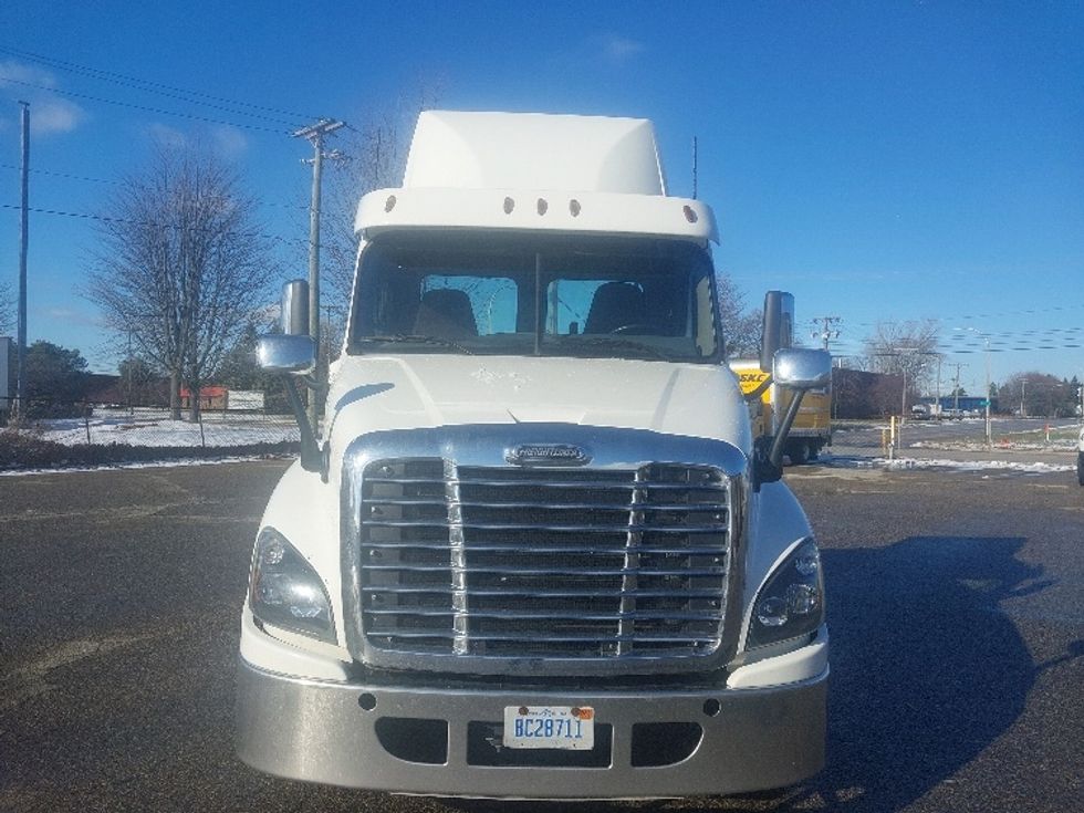Day Cab Tractor-Heavy Duty Tractors-Freightliner-2020-Cascadia 12564ST-Port Huron-MI-334,370\n\t\tmiles-$ 43,000 - Image 2