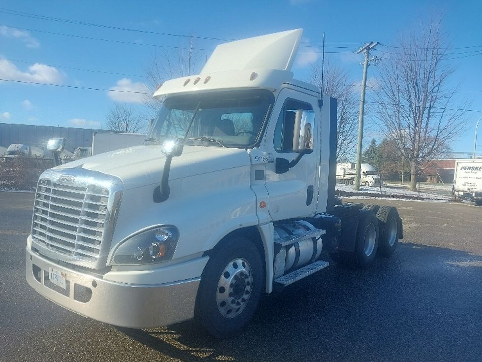 Day Cab Tractor-Heavy Duty Tractors-Freightliner-2020-Cascadia 12564ST-Port Huron-MI-334,370\n\t\tmiles-$ 43,000 - Image 3
