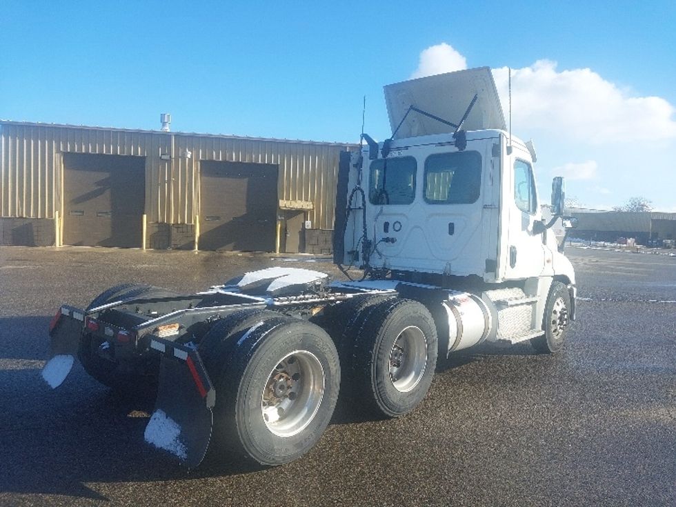Day Cab Tractor-Heavy Duty Tractors-Freightliner-2020-Cascadia 12564ST-Port Huron-MI-334,370\n\t\tmiles-$ 43,000 - Image 7