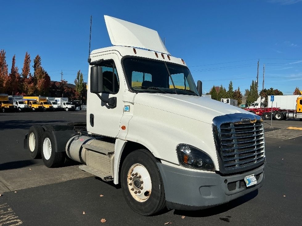 Day Cab Tractor-Heavy Duty Tractors-Freightliner-2020-Cascadia 12564ST-Portland-OR-281,868\n\t\tmiles-$ 53,250 - Image 1