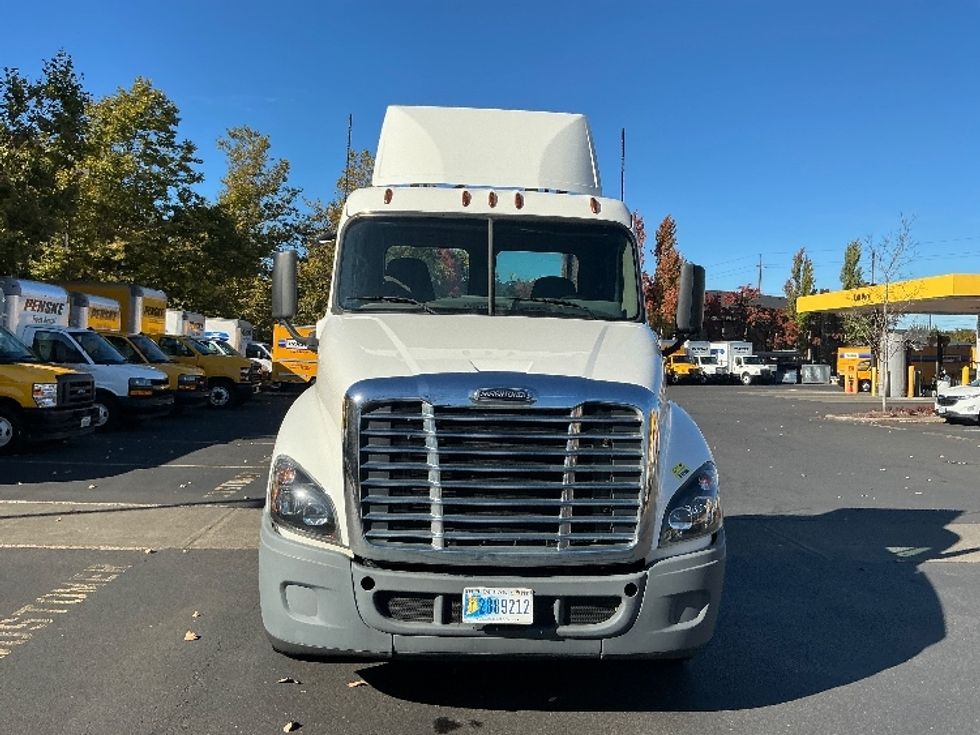 Day Cab Tractor-Heavy Duty Tractors-Freightliner-2020-Cascadia 12564ST-Portland-OR-281,868\n\t\tmiles-$ 53,250 - Image 2