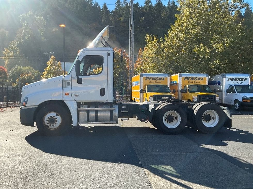 Day Cab Tractor-Heavy Duty Tractors-Freightliner-2020-Cascadia 12564ST-Portland-OR-281,868\n\t\tmiles-$ 53,250 - Image 4