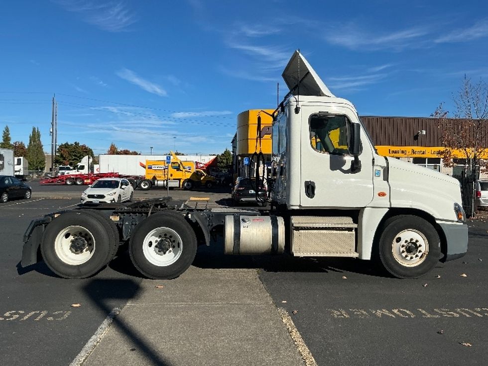 Day Cab Tractor-Heavy Duty Tractors-Freightliner-2020-Cascadia 12564ST-Portland-OR-281,868\n\t\tmiles-$ 53,250 - Image 8
