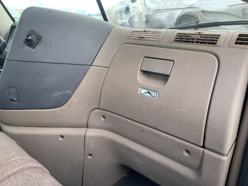 Day Cab Tractor-Heavy Duty Tractors-Freightliner-2020-Cascadia 12564ST-Pottsville-PA-390,102\n\t\tmiles-$ 42,750 - Image 13