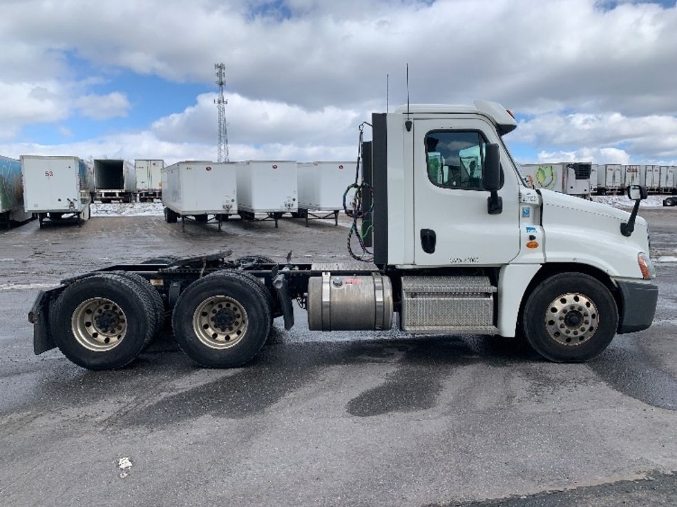 Day Cab Tractor-Heavy Duty Tractors-Freightliner-2020-Cascadia 12564ST-Pottsville-PA-390,102\n\t\tmiles-$ 42,750 - Image 8