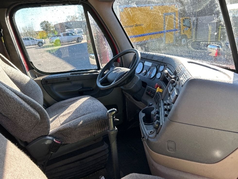 Day Cab Tractor-Heavy Duty Tractors-Freightliner-2020-Cascadia 12564ST-Saginaw-MI-485,881\n\t\tmiles-$ 45,500 - Image 14