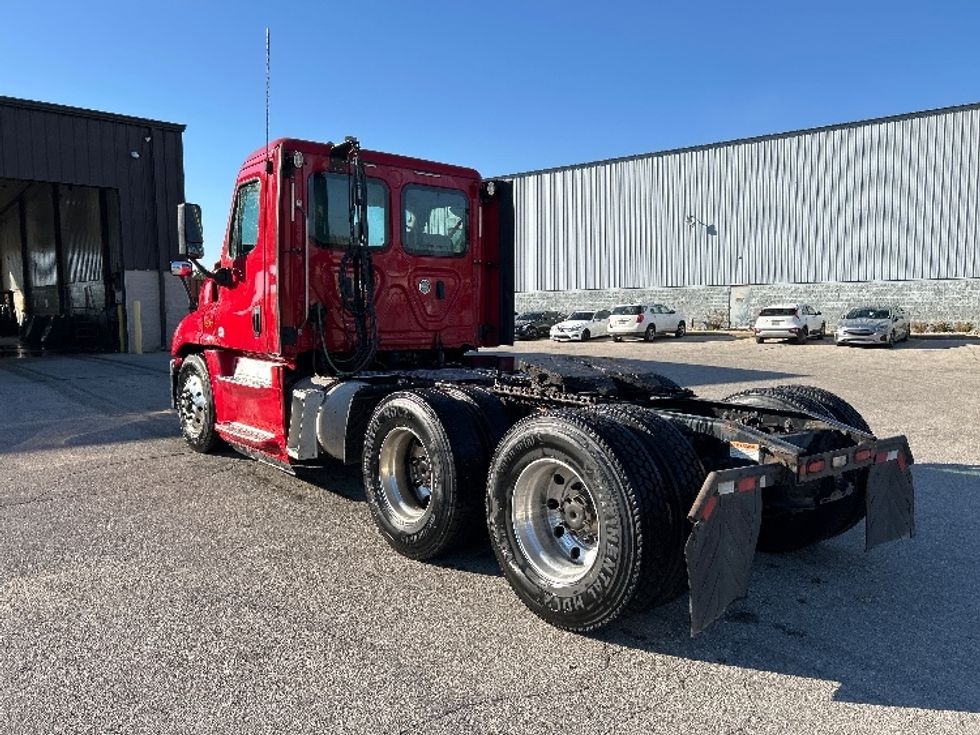 Day Cab Tractor-Heavy Duty Tractors-Freightliner-2020-Cascadia 12564ST-Saginaw-MI-485,881\n\t\tmiles-$ 45,500 - Image 5