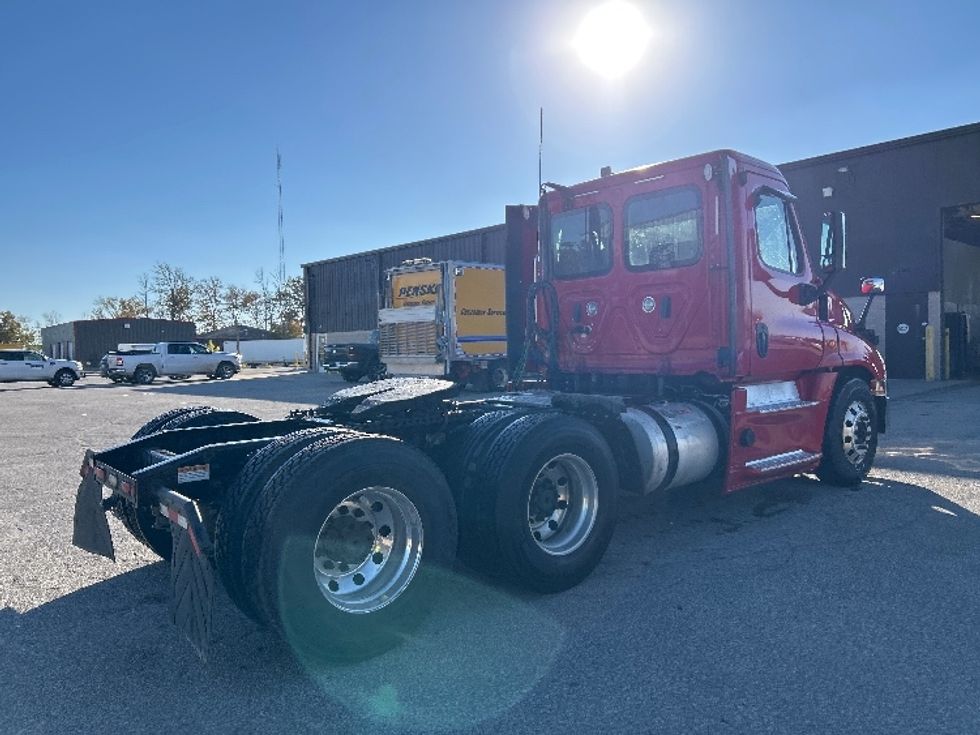Day Cab Tractor-Heavy Duty Tractors-Freightliner-2020-Cascadia 12564ST-Saginaw-MI-485,881\n\t\tmiles-$ 45,500 - Image 7