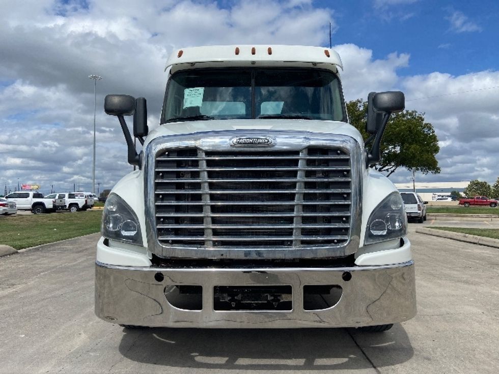 Day Cab Tractor-Heavy Duty Tractors-Freightliner-2020-Cascadia 12564ST-San Antonio-TX-346,529\n\t\tmiles-$ 50,250 - Image 2