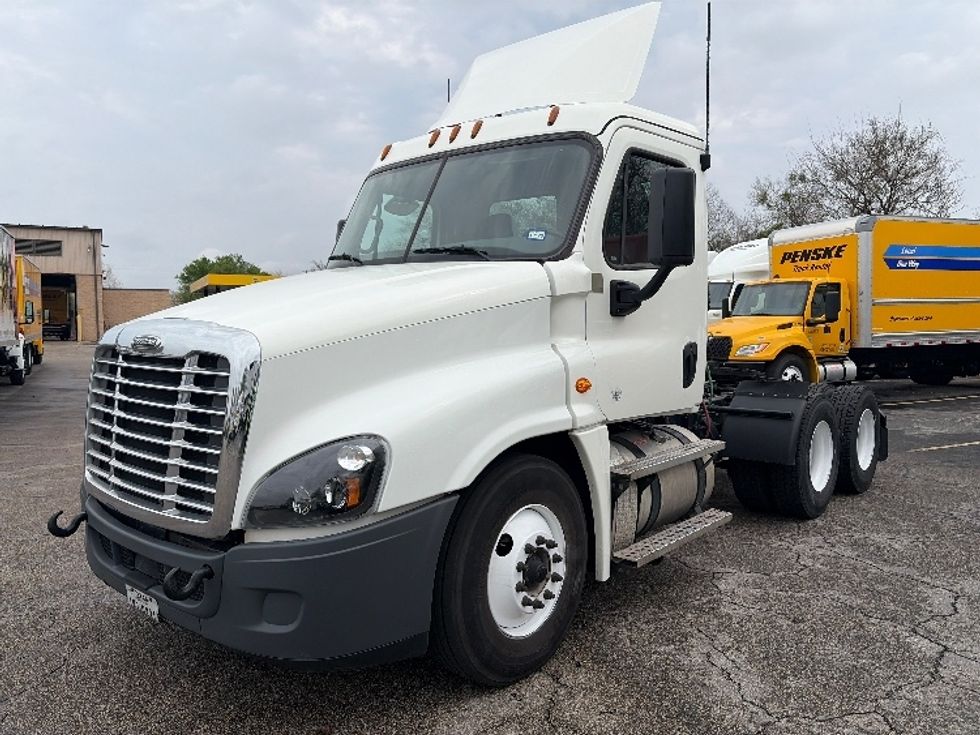 Day Cab Tractor-Heavy Duty Tractors-Freightliner-2020-Cascadia 12564ST-San Antonio-TX-359,823\n\t\tmiles-$ 47,750 - Image 3