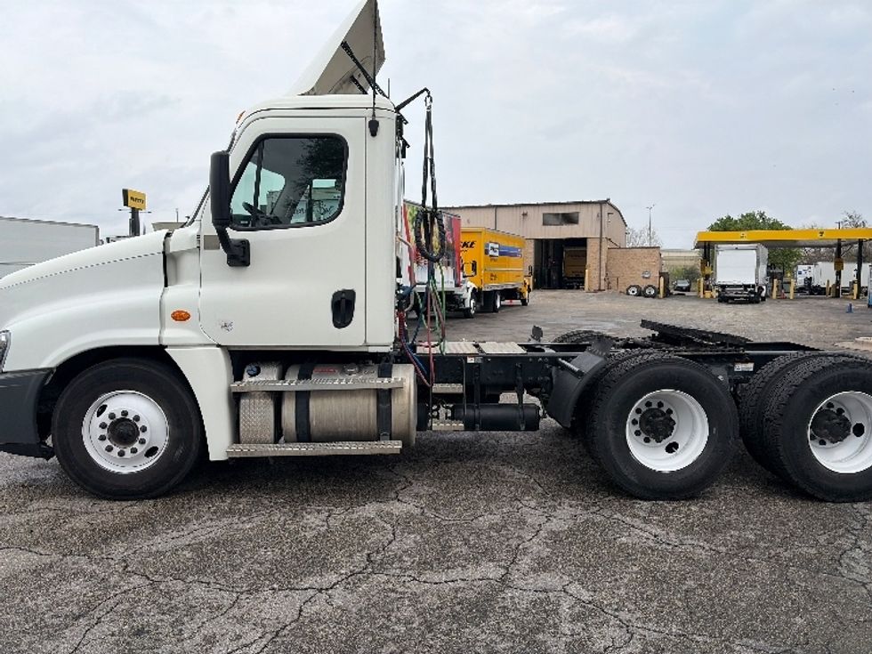 Day Cab Tractor-Heavy Duty Tractors-Freightliner-2020-Cascadia 12564ST-San Antonio-TX-359,823\n\t\tmiles-$ 47,750 - Image 4