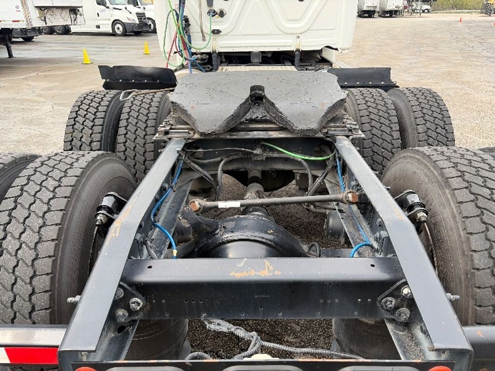 Day Cab Tractor-Heavy Duty Tractors-Freightliner-2020-Cascadia 12564ST-San Antonio-TX-359,823\n\t\tmiles-$ 47,750 - Image 6