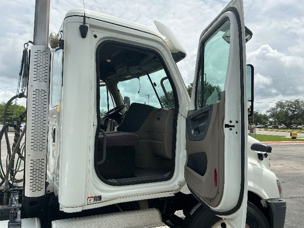 Day Cab Tractor-Heavy Duty Tractors-Freightliner-2020-Cascadia 12564ST-San Antonio-TX-372,290\n\t\tmiles-$ 51,750 - Image 12