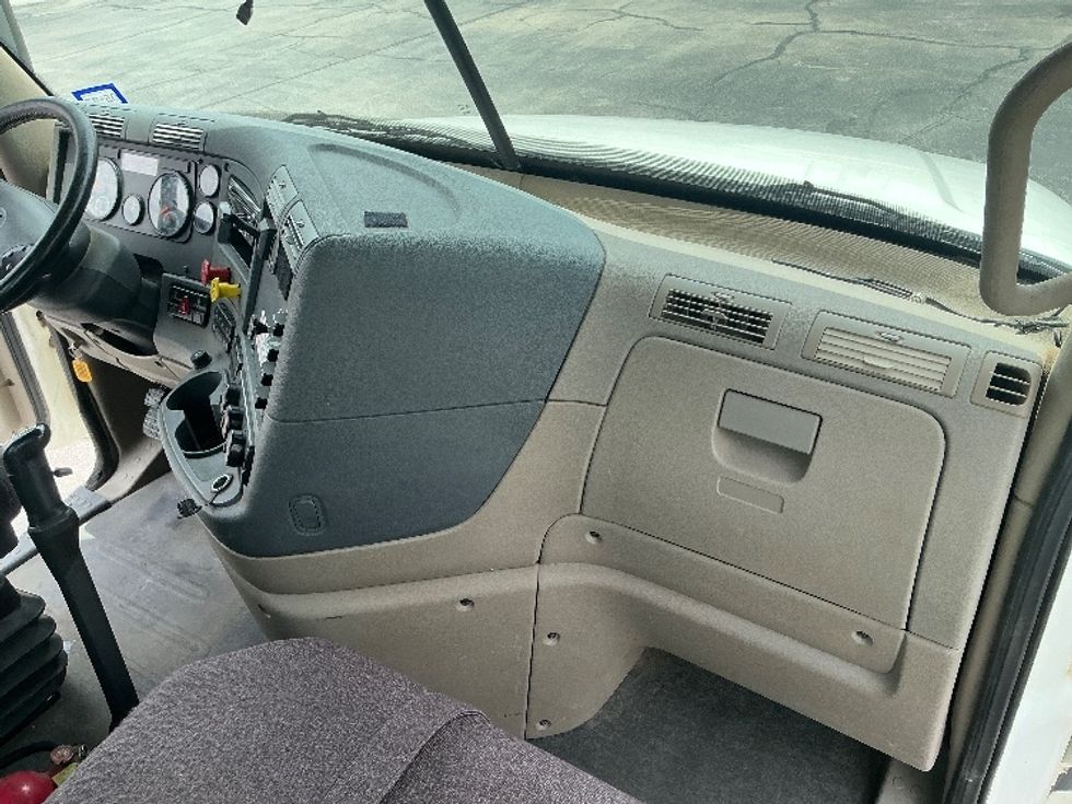 Day Cab Tractor-Heavy Duty Tractors-Freightliner-2020-Cascadia 12564ST-San Antonio-TX-372,290\n\t\tmiles-$ 51,750 - Image 13