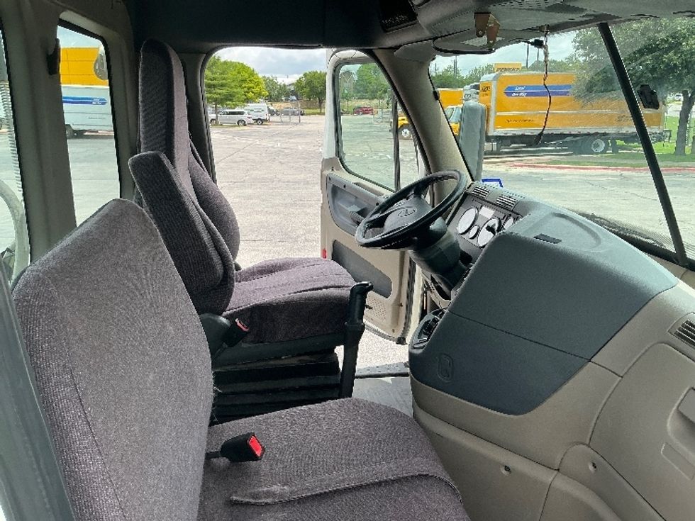 Day Cab Tractor-Heavy Duty Tractors-Freightliner-2020-Cascadia 12564ST-San Antonio-TX-372,290\n\t\tmiles-$ 51,750 - Image 14