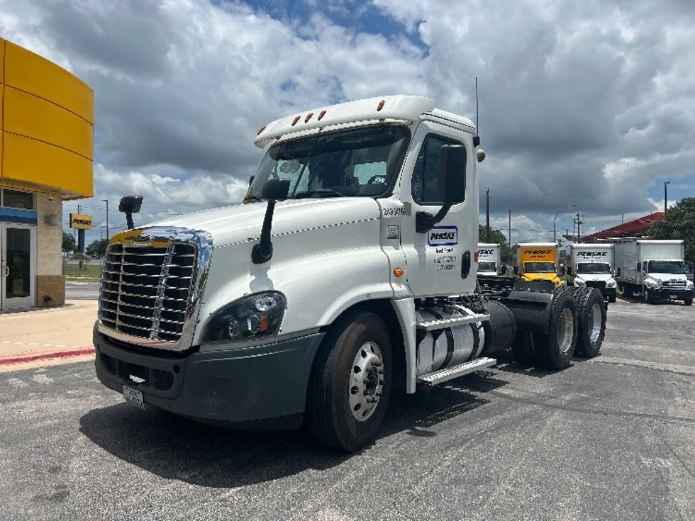 Day Cab Tractor-Heavy Duty Tractors-Freightliner-2020-Cascadia 12564ST-San Antonio-TX-372,290\n\t\tmiles-$ 51,750 - Image 3