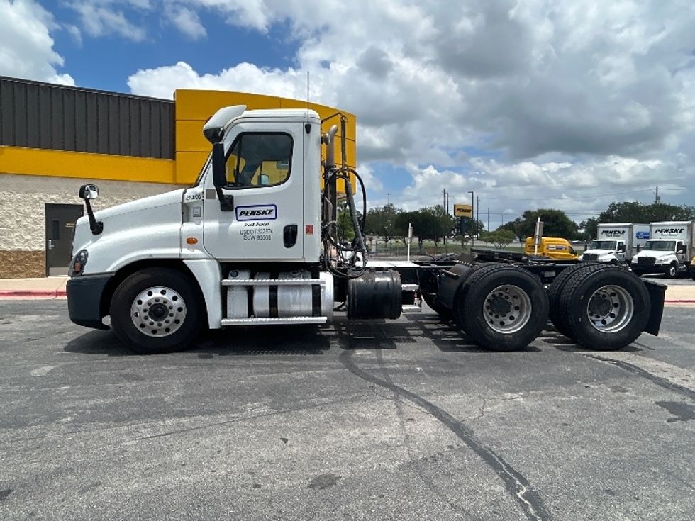 Day Cab Tractor-Heavy Duty Tractors-Freightliner-2020-Cascadia 12564ST-San Antonio-TX-372,290\n\t\tmiles-$ 51,750 - Image 4