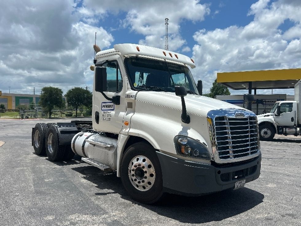 Day Cab Tractor-Heavy Duty Tractors-Freightliner-2020-Cascadia 12564ST-San Antonio-TX-385,833\n\t\tmiles-$ 51,000 - Image 1
