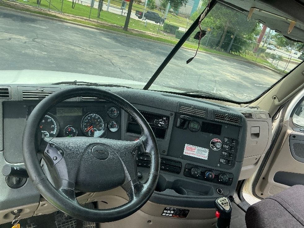 Day Cab Tractor-Heavy Duty Tractors-Freightliner-2020-Cascadia 12564ST-San Antonio-TX-385,833\n\t\tmiles-$ 51,000 - Image 11