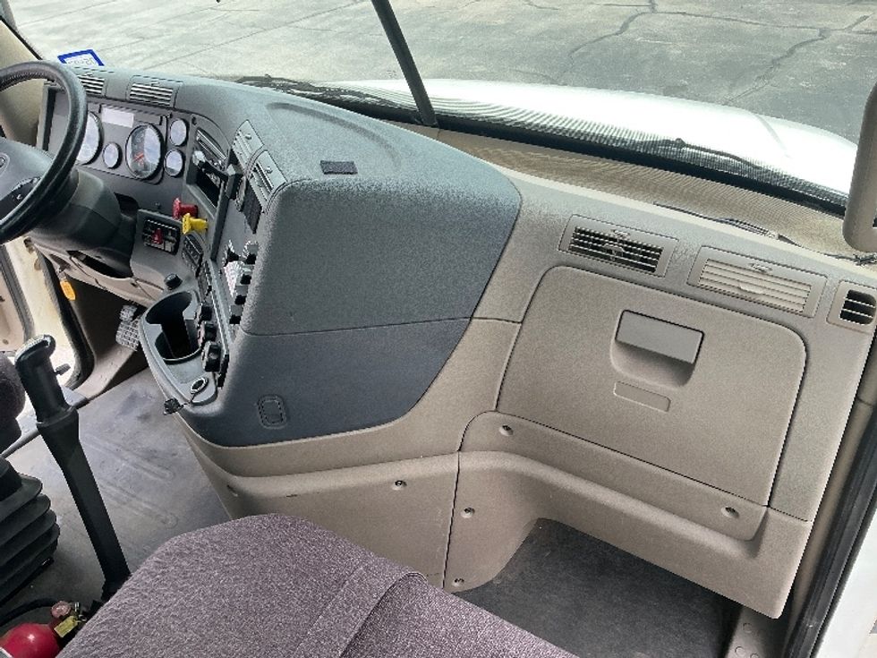 Day Cab Tractor-Heavy Duty Tractors-Freightliner-2020-Cascadia 12564ST-San Antonio-TX-385,833\n\t\tmiles-$ 51,000 - Image 13
