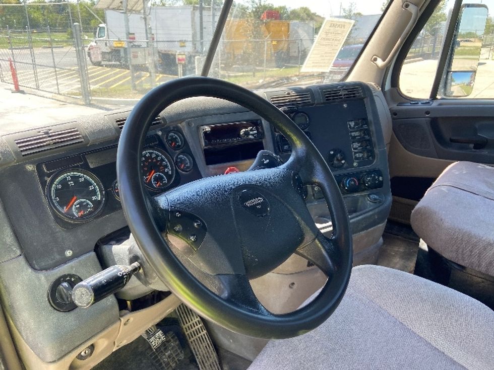 Day Cab Tractor-Heavy Duty Tractors-Freightliner-2020-Cascadia 12564ST-San Antonio-TX-386,300\n\t\tmiles-$ 45,000 - Image 10