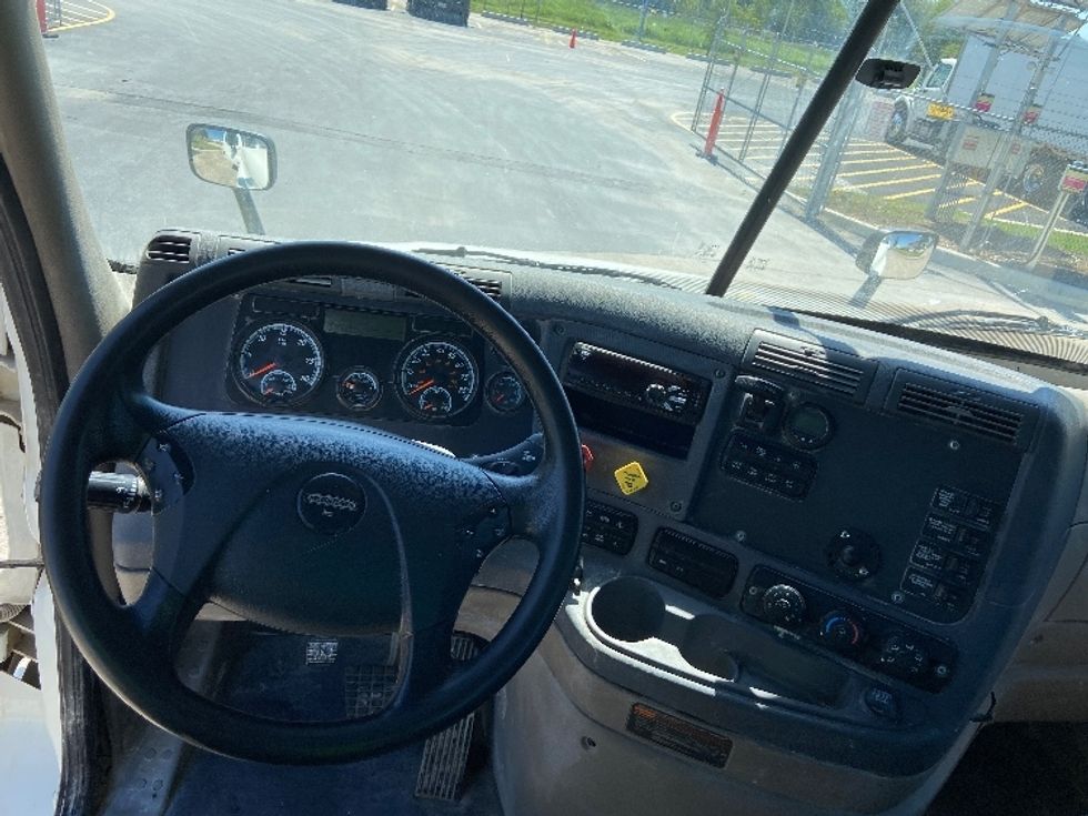 Day Cab Tractor-Heavy Duty Tractors-Freightliner-2020-Cascadia 12564ST-San Antonio-TX-386,300\n\t\tmiles-$ 45,000 - Image 11