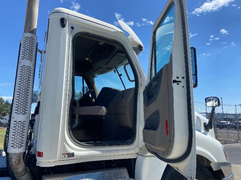 Day Cab Tractor-Heavy Duty Tractors-Freightliner-2020-Cascadia 12564ST-San Antonio-TX-386,300\n\t\tmiles-$ 45,000 - Image 12