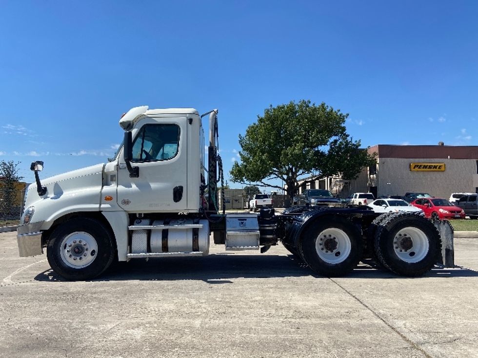 Day Cab Tractor-Heavy Duty Tractors-Freightliner-2020-Cascadia 12564ST-San Antonio-TX-386,300\n\t\tmiles-$ 45,000 - Image 4