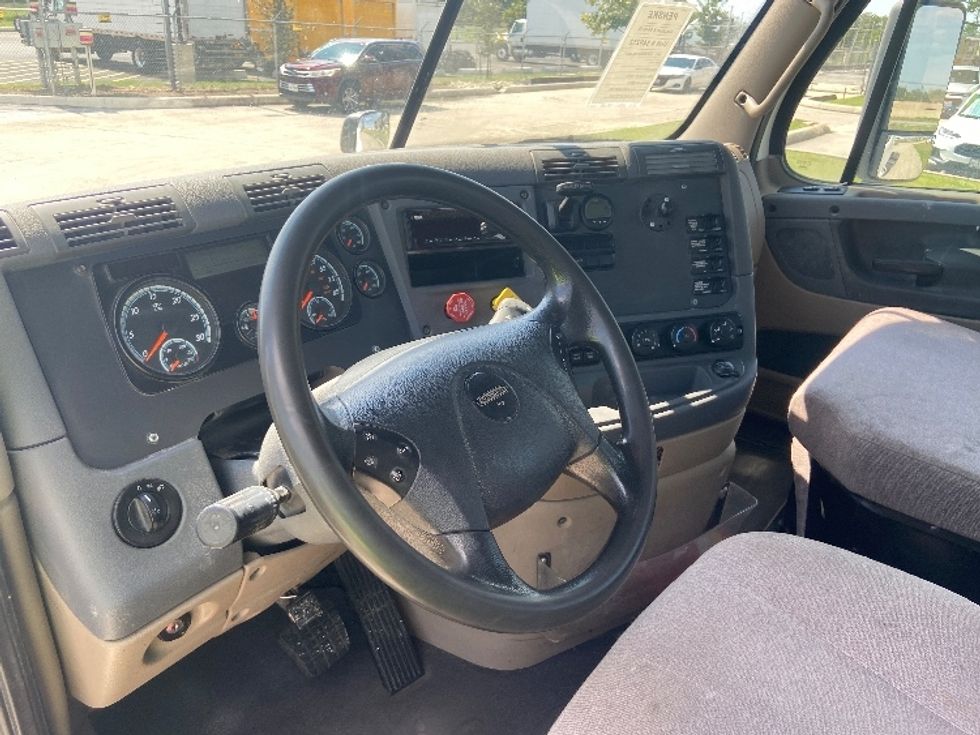 Day Cab Tractor-Heavy Duty Tractors-Freightliner-2020-Cascadia 12564ST-San Antonio-TX-413,867\n\t\tmiles-$ 43,500 - Image 10
