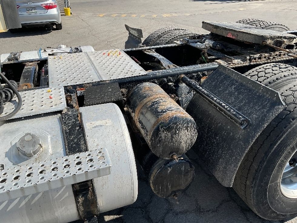 Day Cab Tractor-Heavy Duty Tractors-Freightliner-2020-Cascadia 12564ST-South Portland-ME-337,323\n\t\tmiles-$ 36,000 - Image 18