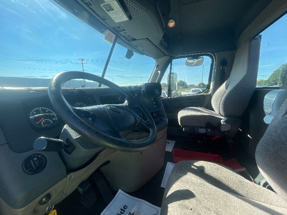 Day Cab Tractor-Heavy Duty Tractors-Freightliner-2020-Cascadia 12564ST-Spartanburg-SC-347,662\n\t\tmiles-$ 50,250 - Image 10