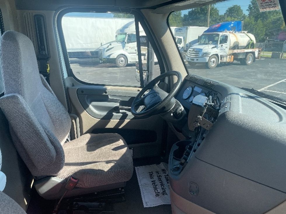 Day Cab Tractor-Heavy Duty Tractors-Freightliner-2020-Cascadia 12564ST-Spartanburg-SC-347,662\n\t\tmiles-$ 50,250 - Image 14