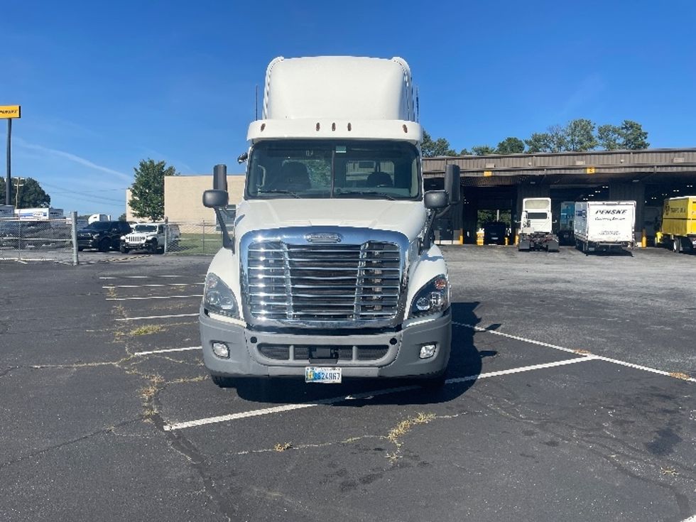 Day Cab Tractor-Heavy Duty Tractors-Freightliner-2020-Cascadia 12564ST-Spartanburg-SC-347,662\n\t\tmiles-$ 50,250 - Image 2