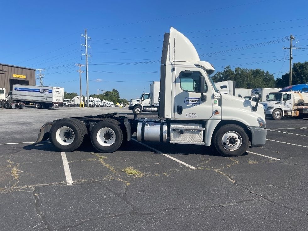 Day Cab Tractor-Heavy Duty Tractors-Freightliner-2020-Cascadia 12564ST-Spartanburg-SC-347,662\n\t\tmiles-$ 50,250 - Image 8
