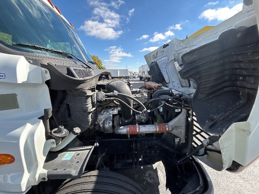 Day Cab Tractor-Heavy Duty Tractors-Freightliner-2020-Cascadia 12564ST-Springfield-MO-147,650\n\t\tmiles-$ 57,750 - Image 14