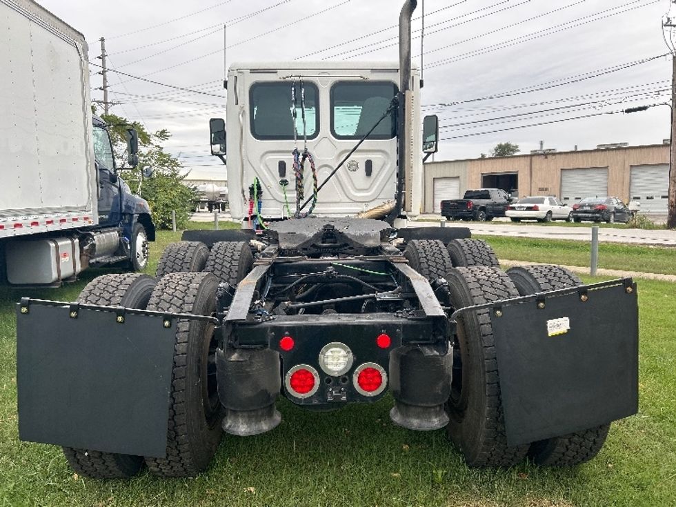 Day Cab Tractor-Heavy Duty Tractors-Freightliner-2020-Cascadia 12564ST-Springfield-MO-147,650\n\t\tmiles-$ 57,750 - Image 6