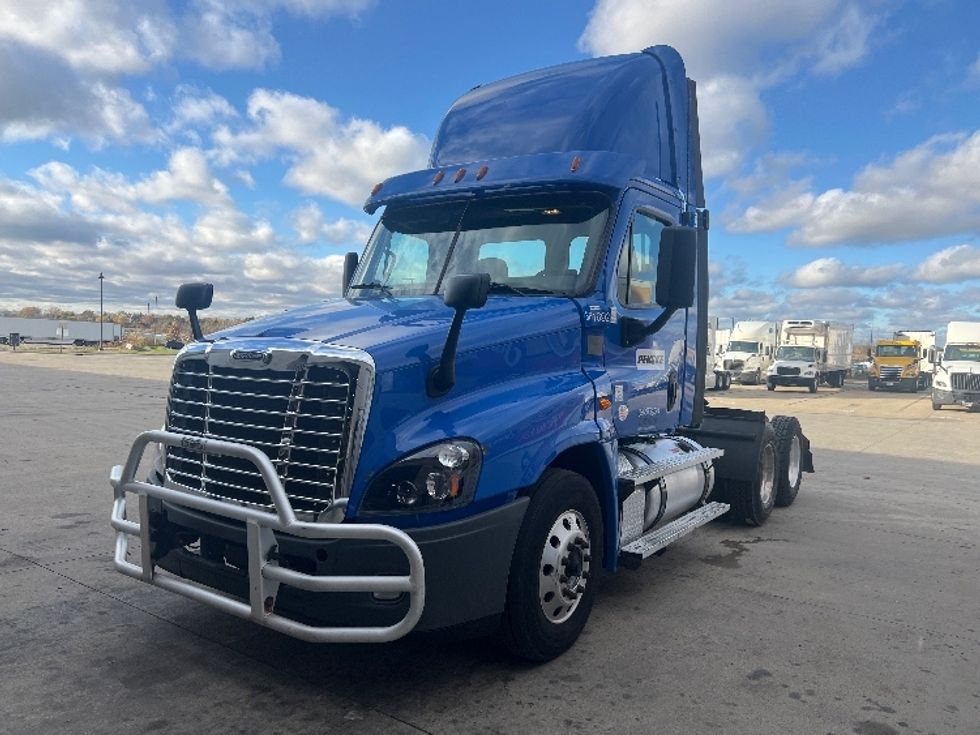 Day Cab Tractor-Heavy Duty Tractors-Freightliner-2020-Cascadia 12564ST-Sturtevant-WI-283,720\n\t\tmiles-$ 69,500 - Image 3