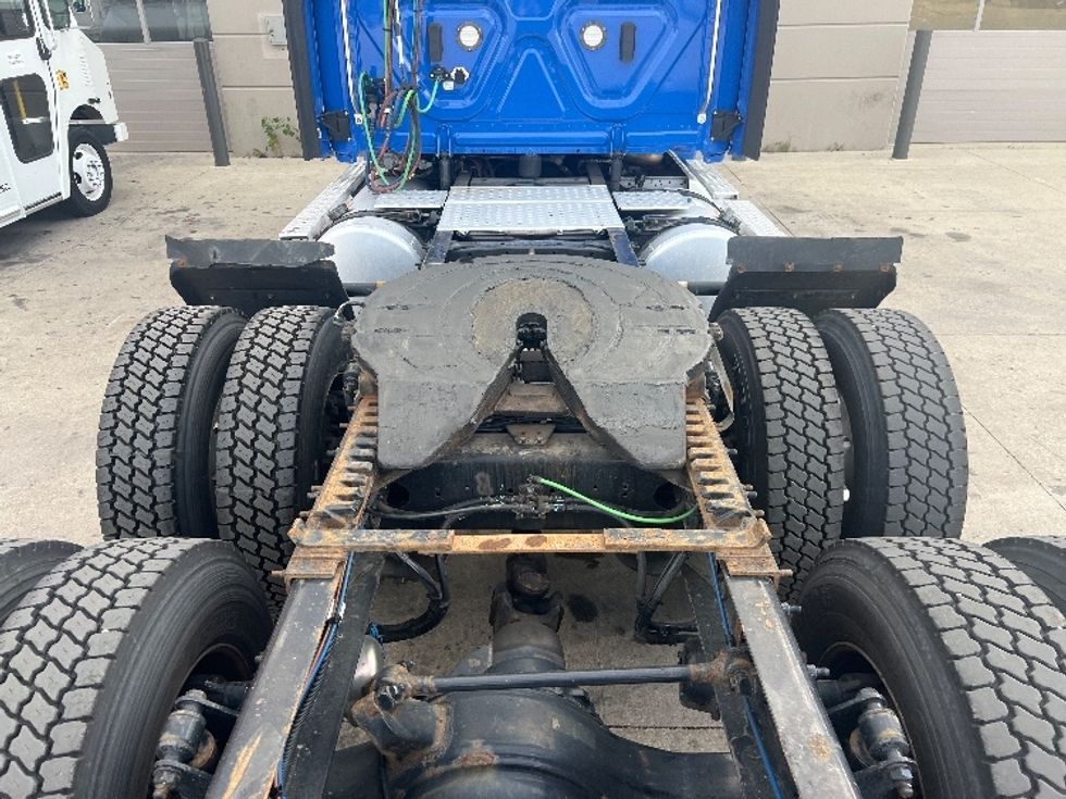 Day Cab Tractor-Heavy Duty Tractors-Freightliner-2020-Cascadia 12564ST-Sturtevant-WI-283,720\n\t\tmiles-$ 69,500 - Image 6