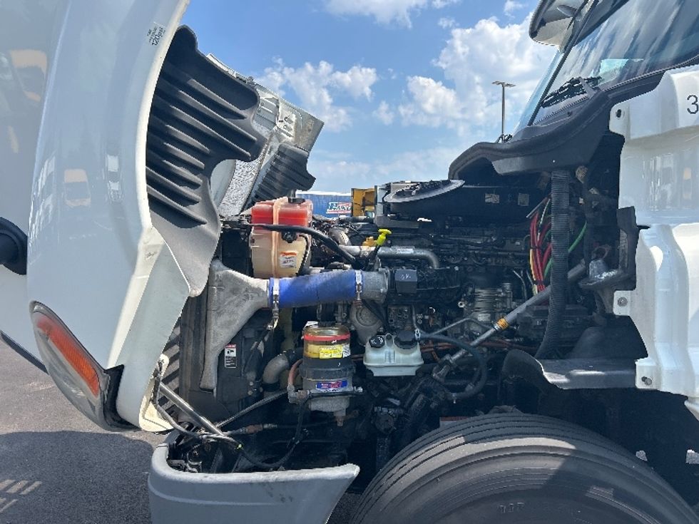 Day Cab Tractor-Heavy Duty Tractors-Freightliner-2020-Cascadia 12564ST-Sturtevant-WI-438,967\n\t\tmiles-$ 40,250 - Image 16
