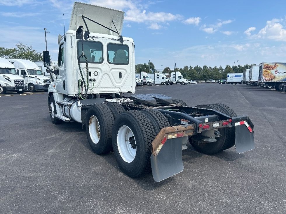 Day Cab Tractor-Heavy Duty Tractors-Freightliner-2020-Cascadia 12564ST-Sturtevant-WI-438,967\n\t\tmiles-$ 40,250 - Image 5