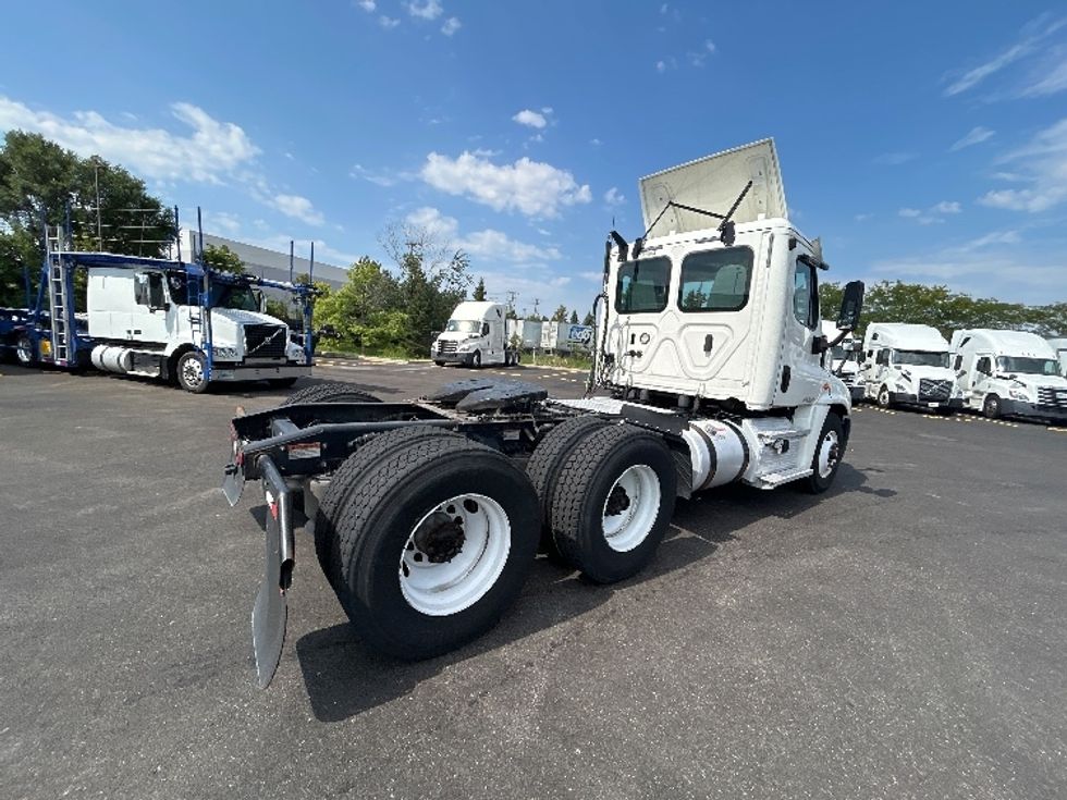 Day Cab Tractor-Heavy Duty Tractors-Freightliner-2020-Cascadia 12564ST-Sturtevant-WI-438,967\n\t\tmiles-$ 40,250 - Image 7