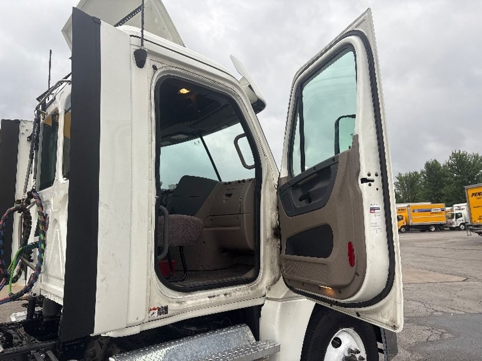 Day Cab Tractor-Heavy Duty Tractors-Freightliner-2020-Cascadia 12564ST-Sturtevant-WI-71,980\n\t\tmiles-$ 65,500 - Image 12