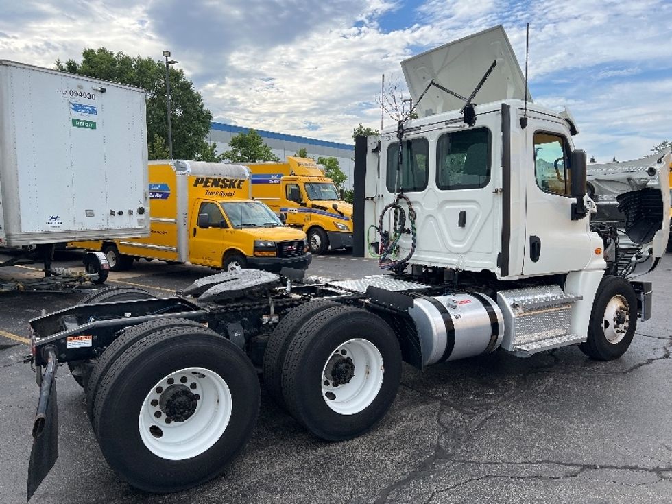 Day Cab Tractor-Heavy Duty Tractors-Freightliner-2020-Cascadia 12564ST-Sturtevant-WI-71,980\n\t\tmiles-$ 65,500 - Image 17