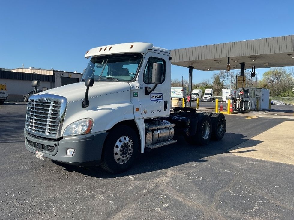 Day Cab Tractor-Heavy Duty Tractors-Freightliner-2020-Cascadia 12564ST-Swedesboro-NJ-146,473\n\t\tmiles-$ 57,000 - Image 3