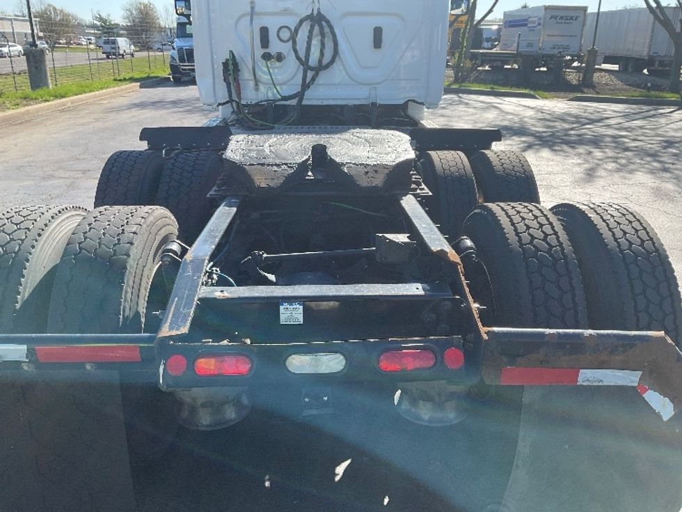 Day Cab Tractor-Heavy Duty Tractors-Freightliner-2020-Cascadia 12564ST-Swedesboro-NJ-146,473\n\t\tmiles-$ 57,000 - Image 6