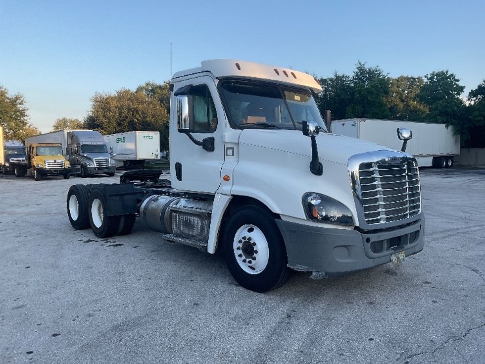 Day Cab Tractor-Heavy Duty Tractors-Freightliner-2020-Cascadia 12564ST-Tampa-FL-280,858\n\t\tmiles-$ 48,750 - Image 1