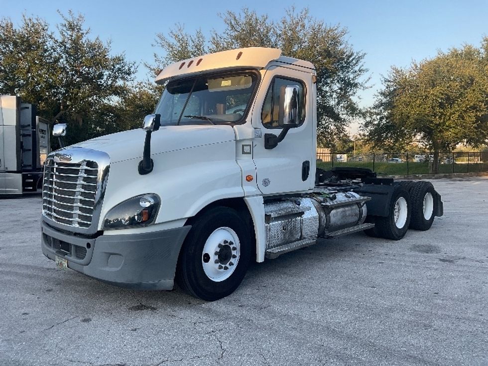 Day Cab Tractor-Heavy Duty Tractors-Freightliner-2020-Cascadia 12564ST-Tampa-FL-280,858\n\t\tmiles-$ 48,750 - Image 3